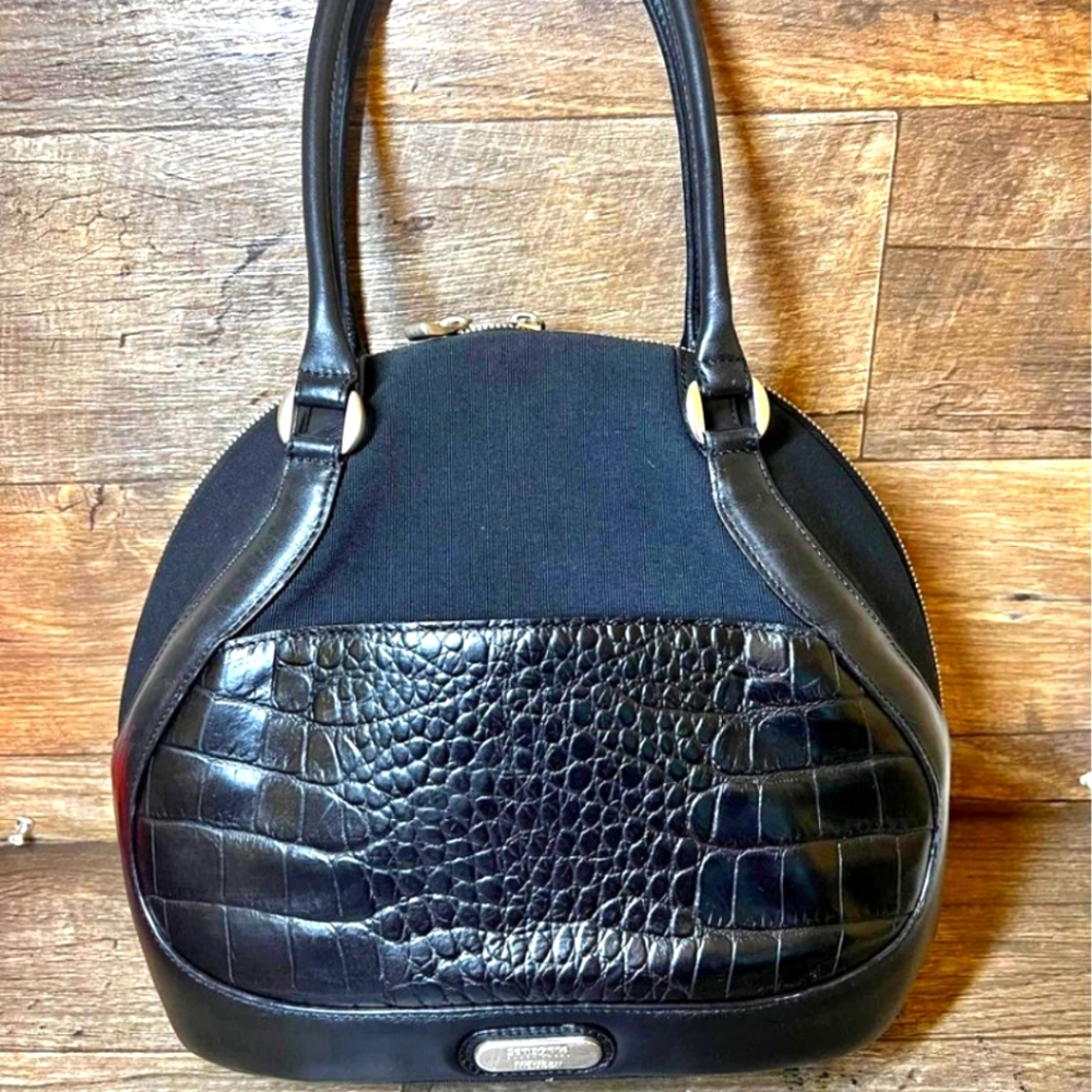 Rare AUTHINTICATED ALEXANDER MCQUEEN X Samsonite Black Label leather Beauty Bag
